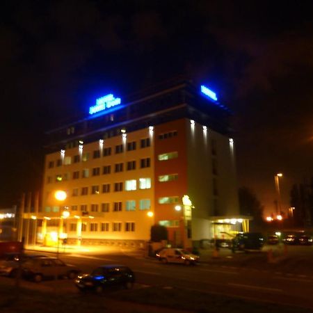 Hotel Jurki Dom Bratislava Bagian luar foto