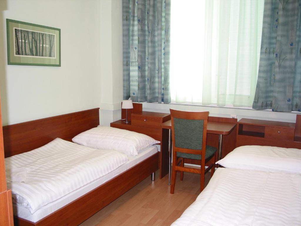 Hotel Jurki Dom Bratislava Ruang foto