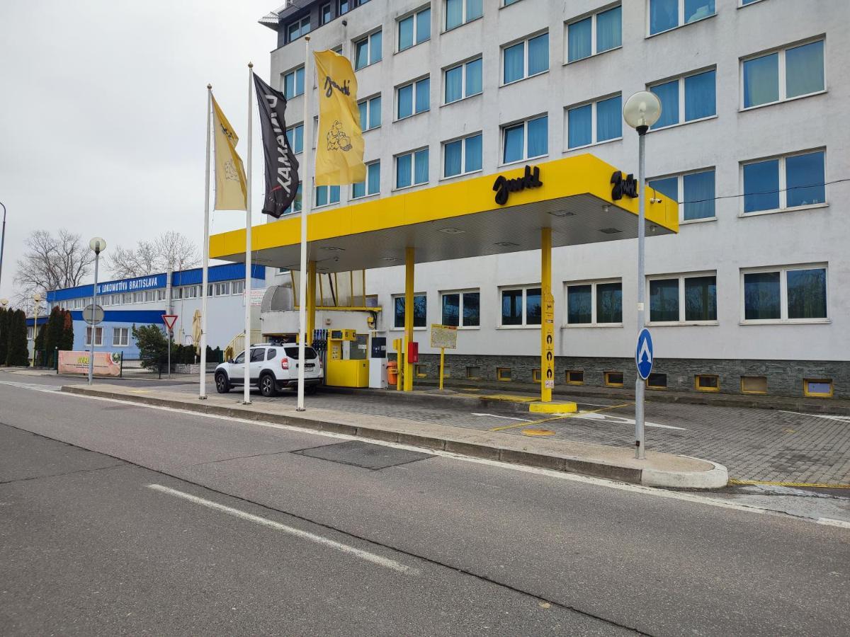 Hotel Jurki Dom Bratislava Bagian luar foto