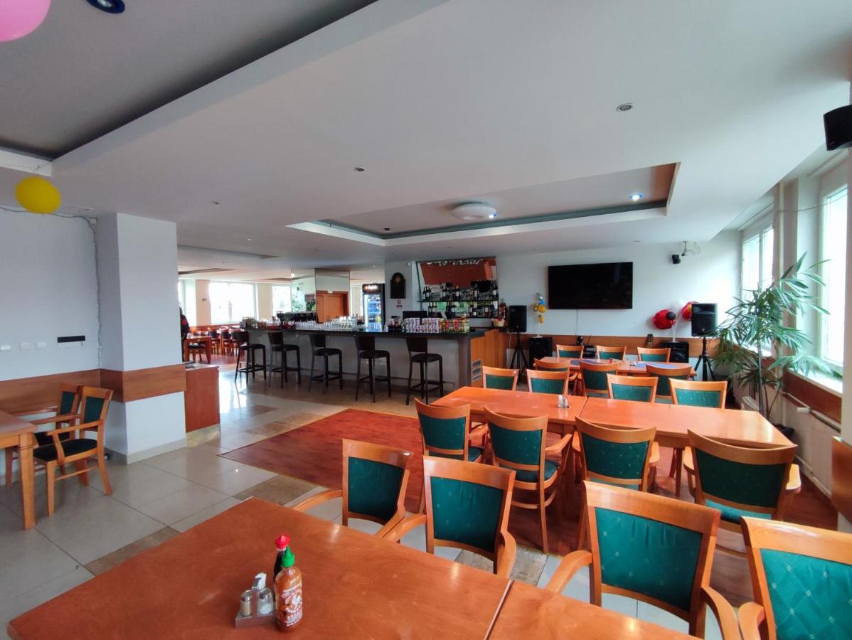 Hotel Jurki Dom Bratislava Bagian luar foto