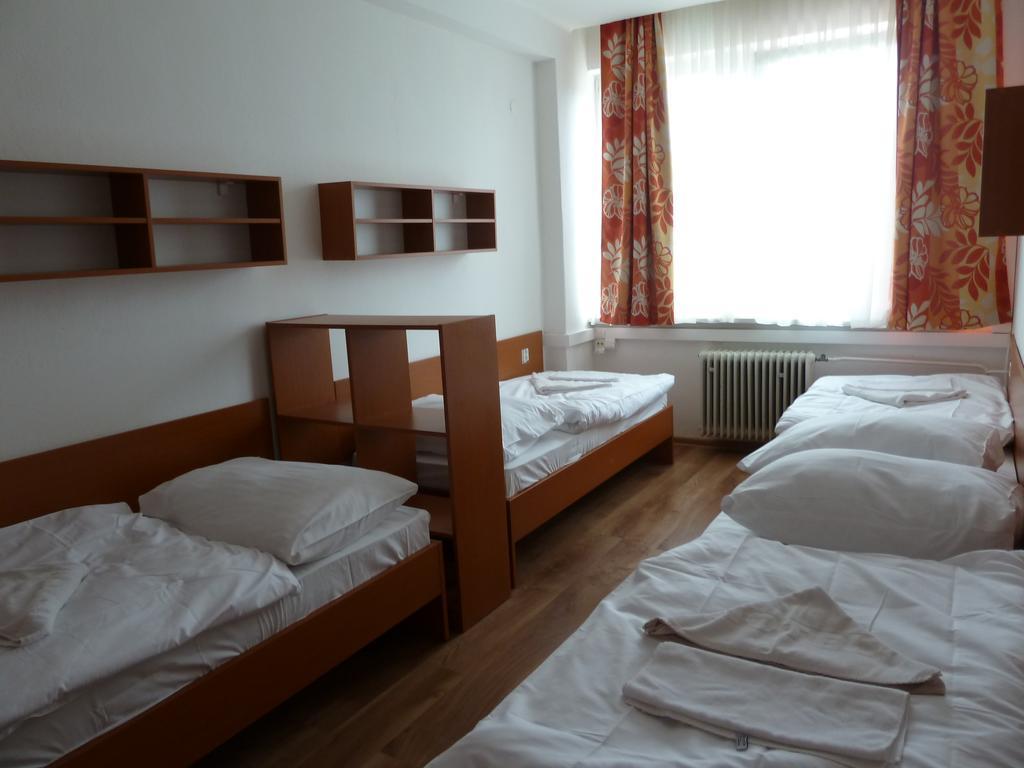 Hotel Jurki Dom Bratislava Bagian luar foto