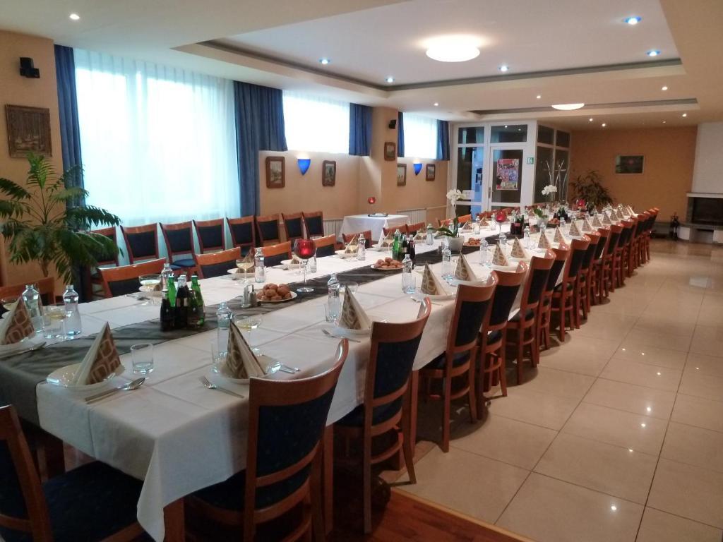 Hotel Jurki Dom Bratislava Bagian luar foto